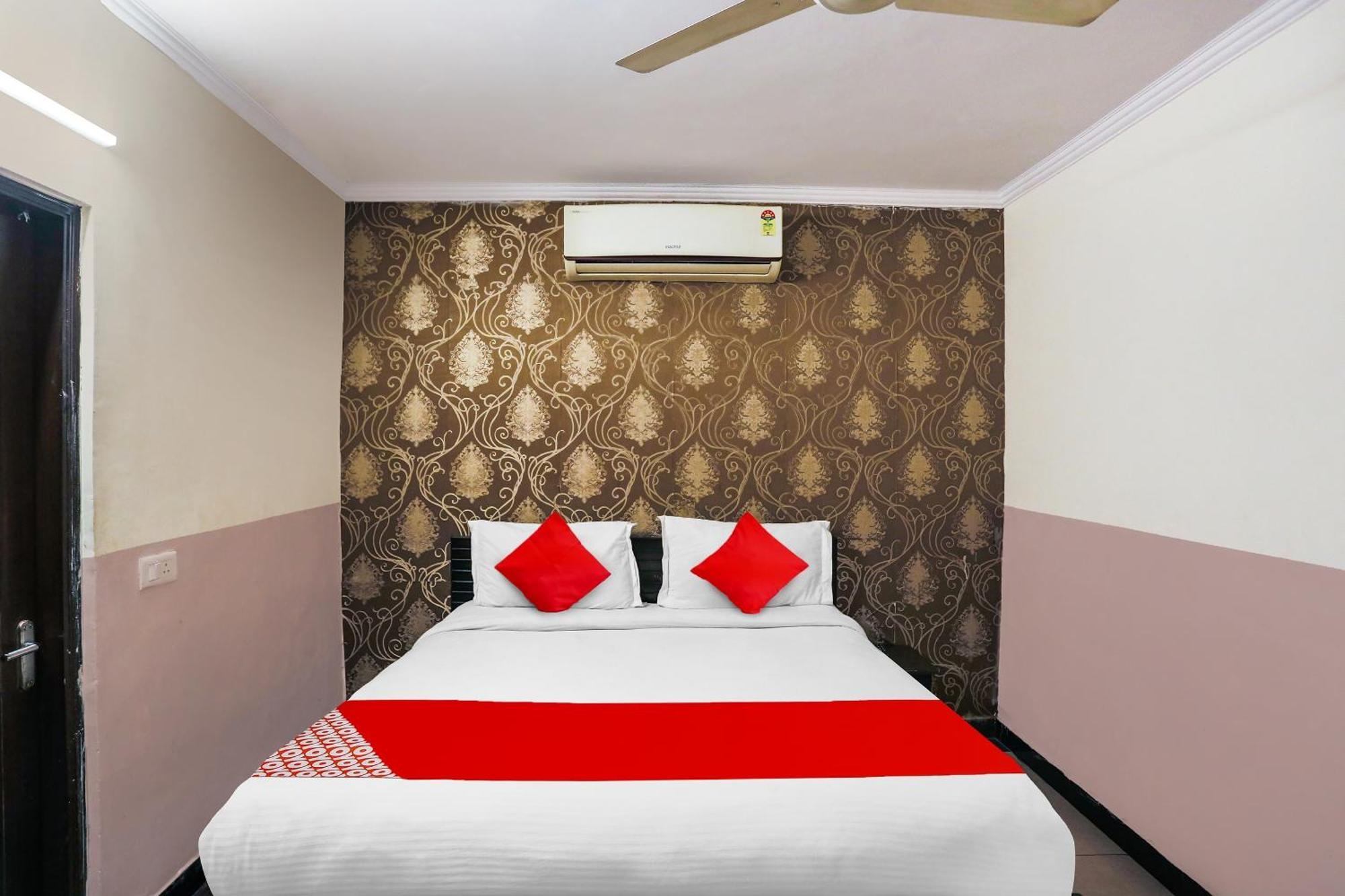 Hotel O Royal Galaxy New Delhi Exteriör bild
