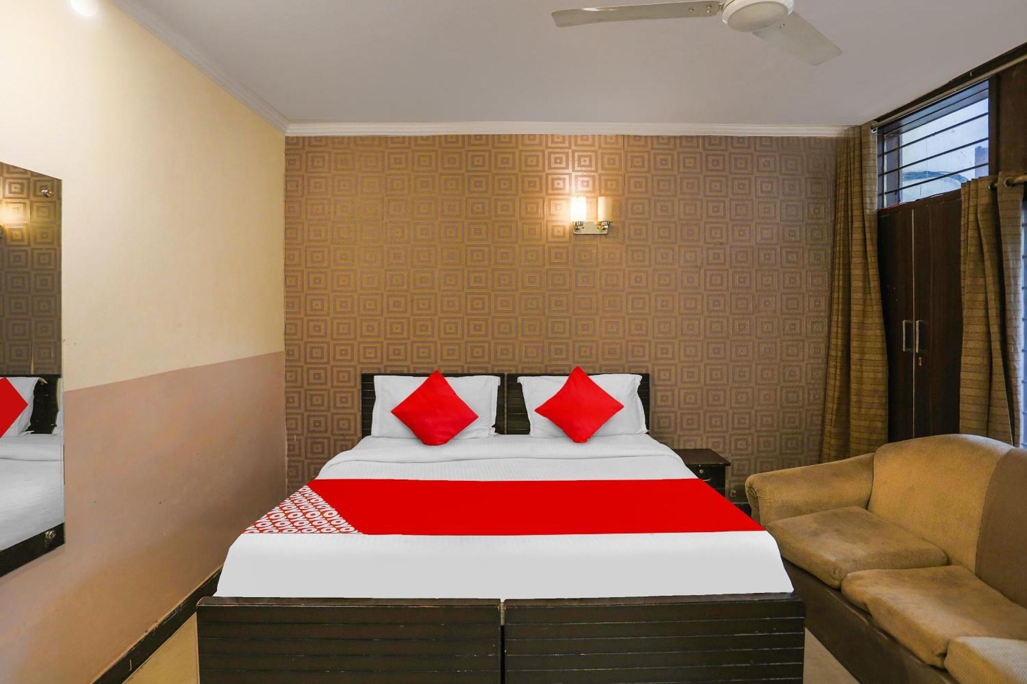 Hotel O Royal Galaxy New Delhi Exteriör bild