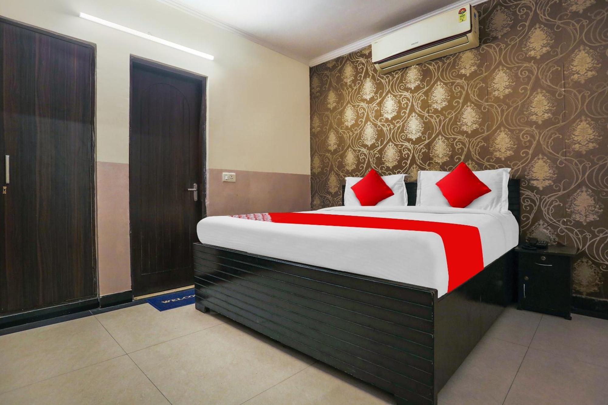 Hotel O Royal Galaxy New Delhi Exteriör bild
