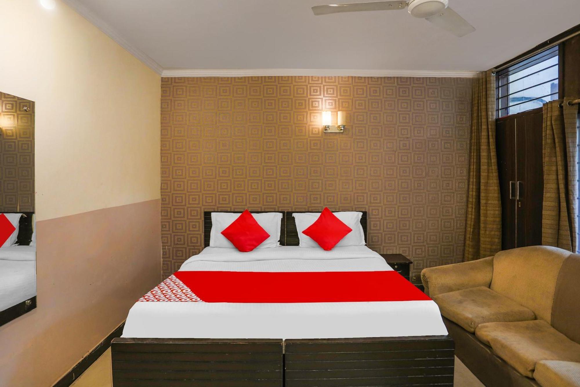 Hotel O Royal Galaxy New Delhi Exteriör bild